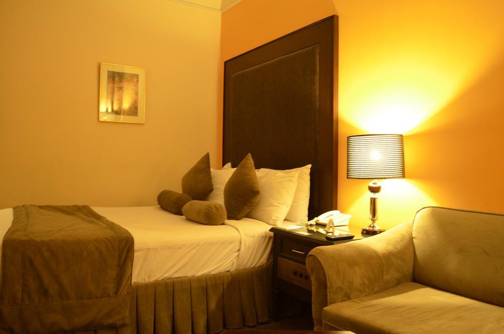 Smart Hotel Lahore Quarto foto